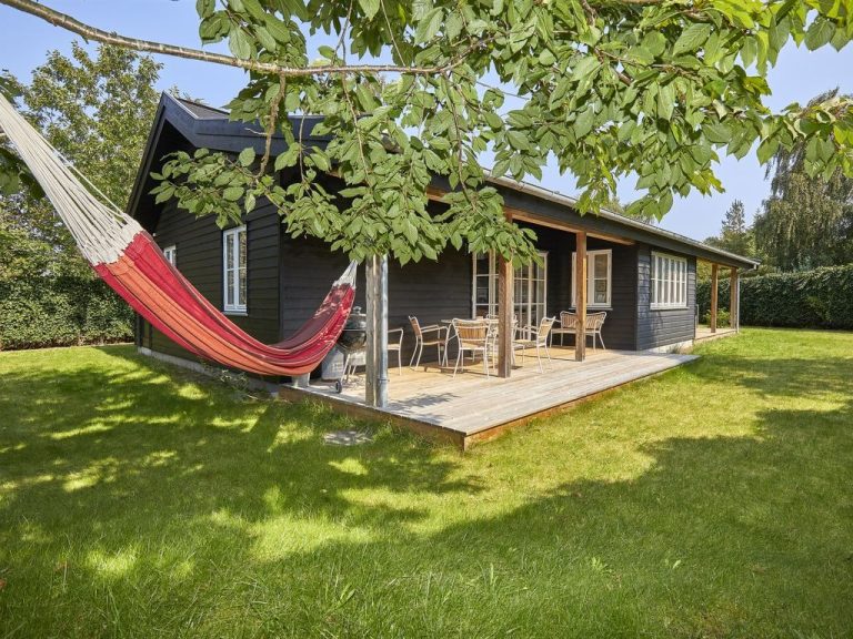 "Emely" - 700m from the sea | Boeken bij Flickmyhouse