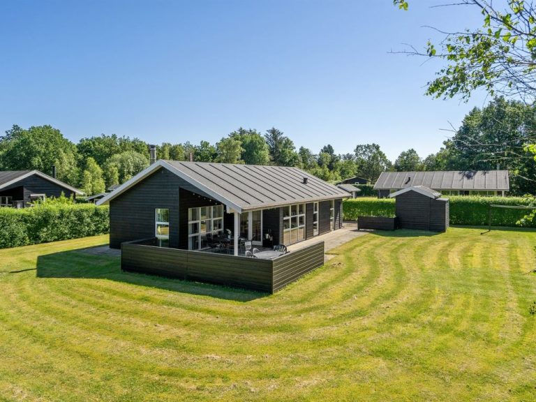 "Smithung" - 1.9km from the sea | Boeken bij Flickmyhouse