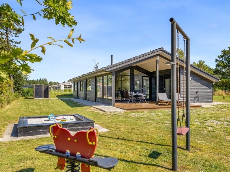 "Jerrit" - 225m from the sea | Boeken bij Flickmyhouse