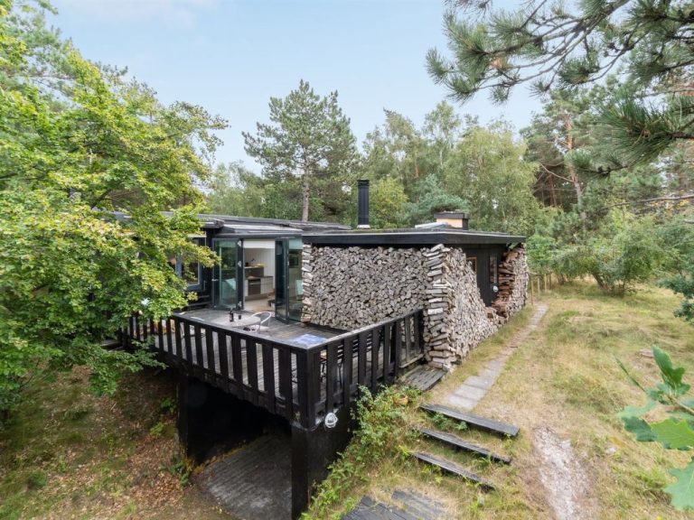 "Smillaaraq" - 150m from the sea | Boeken bij Flickmyhouse