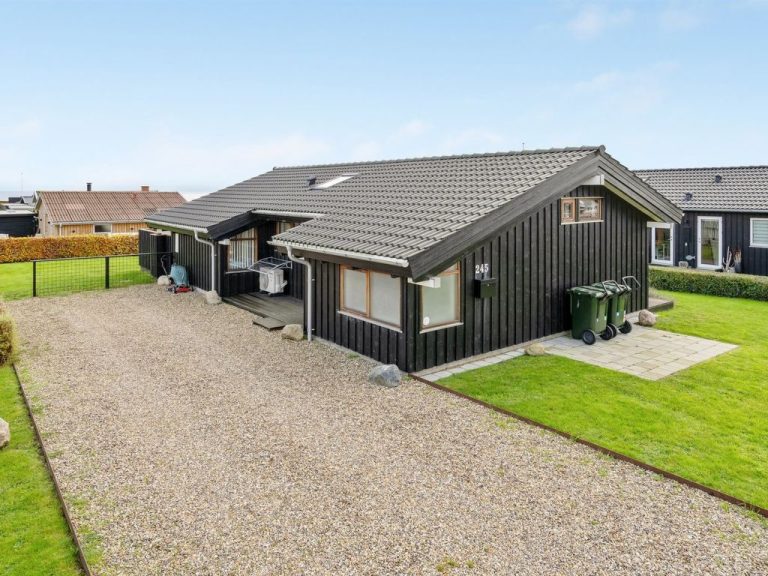 "Anniken" - 300m from the sea | Boeken bij Flickmyhouse