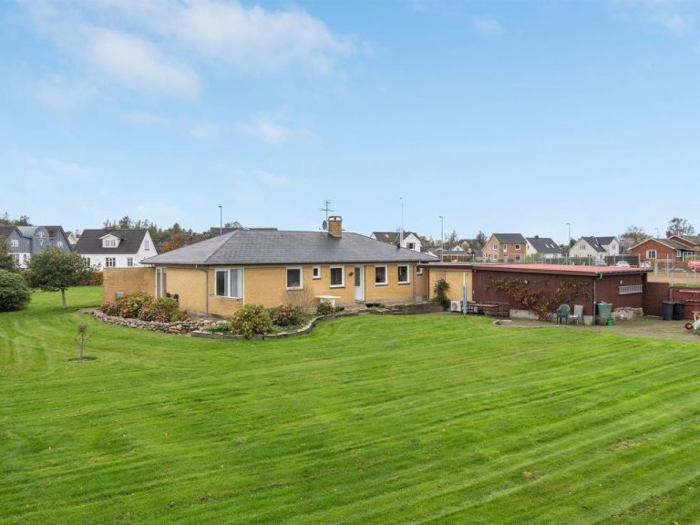 "Sirja" - 250m from the sea | Boeken bij Flickmyhouse