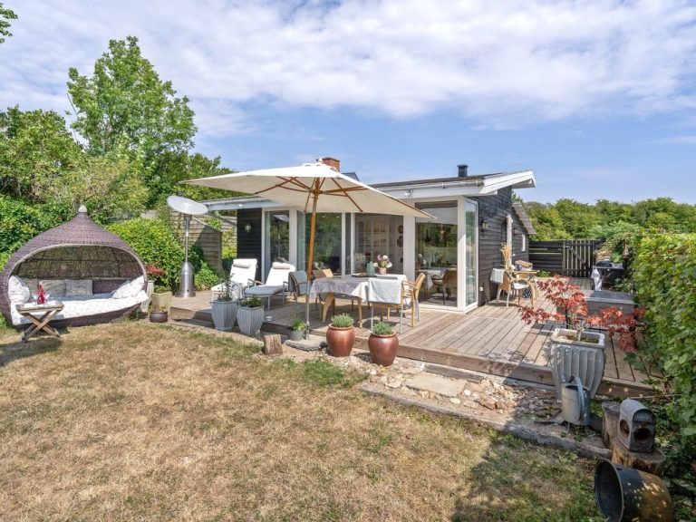 "Daike" - 25m from the sea | Boeken bij Flickmyhouse