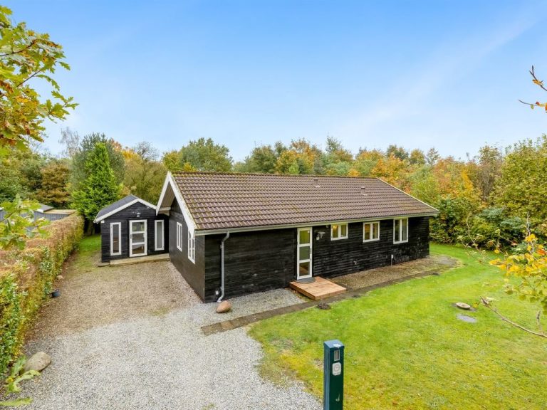 "Siiri" - 28km from the sea | Boeken bij Flickmyhouse