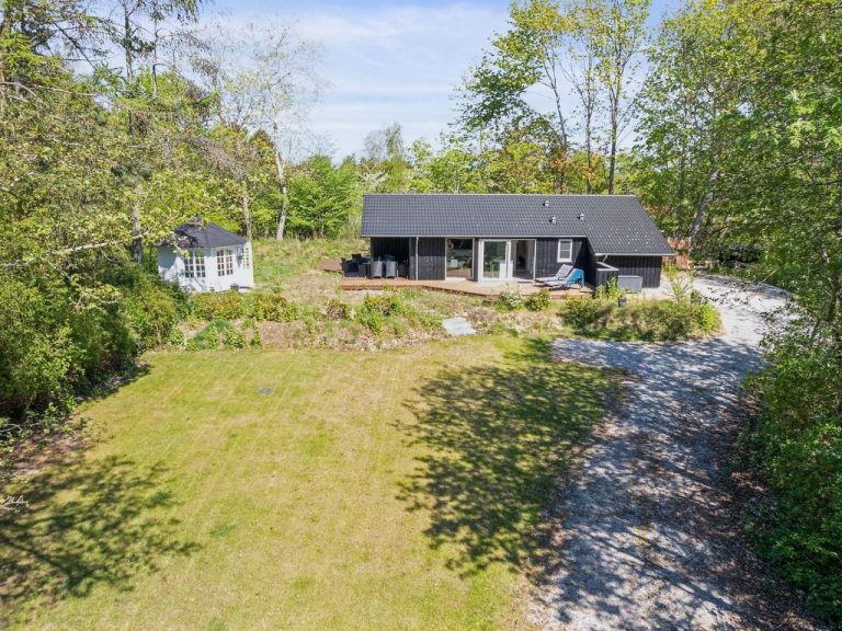 "Thora" - 800m from the sea | Boeken bij Flickmyhouse