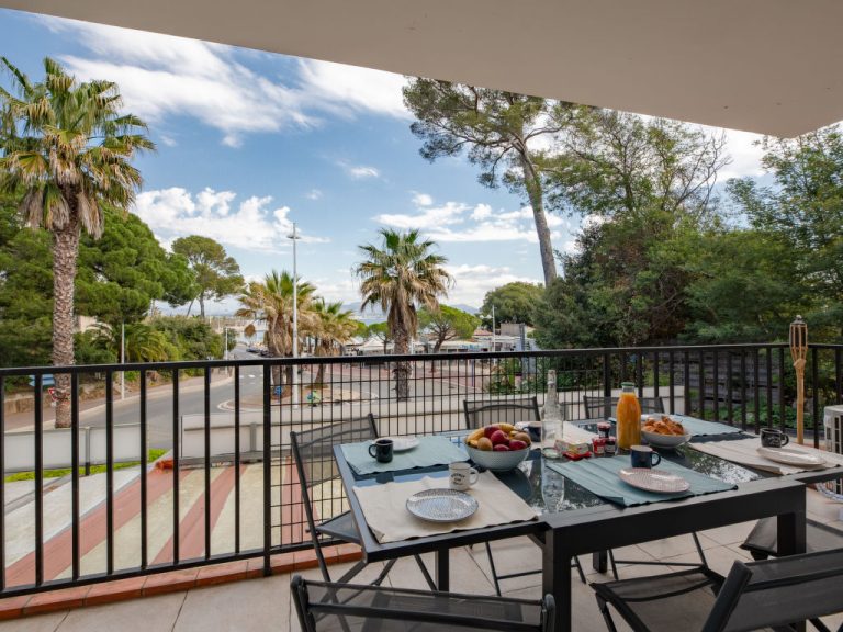 Le Cyrnos | Boeken bij Flickmyhouse