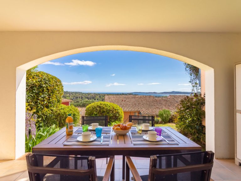 Les Restanques Golfe Saint Tropez | Boeken bij Flickmyhouse