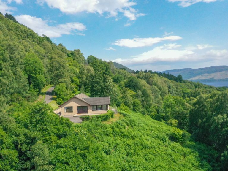 Achmony Number 7 | Boeken bij Flickmyhouse