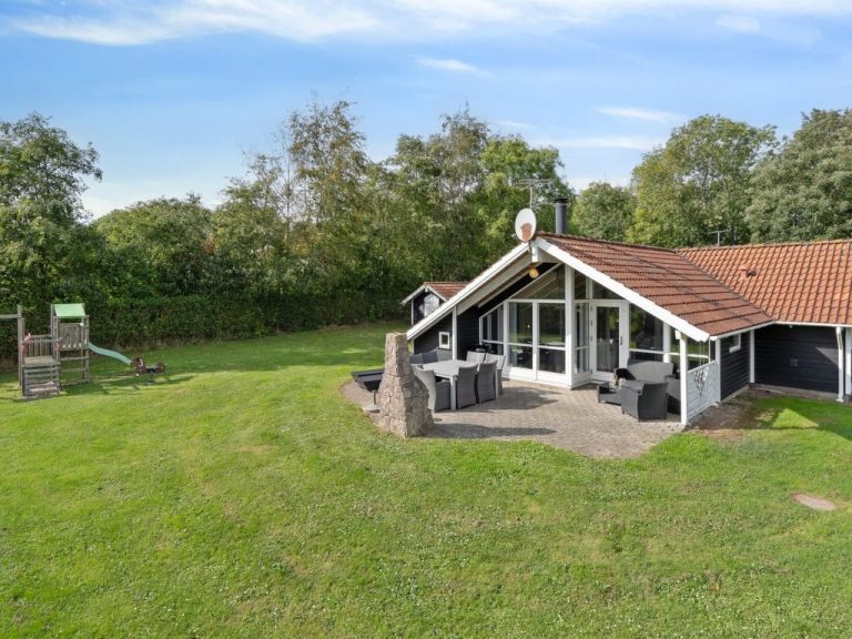 "Frosina" - 300m from the sea | Boeken bij Flickmyhouse