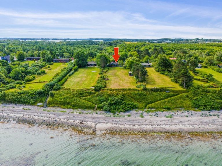 "Eyer" - 20m from the sea | Boeken bij Flickmyhouse