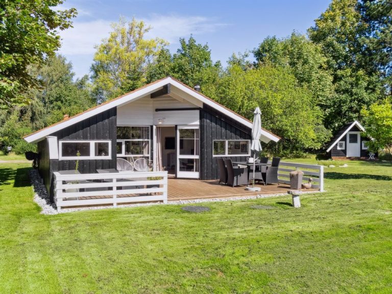 "Myra" - 425m from the sea | Boeken bij Flickmyhouse