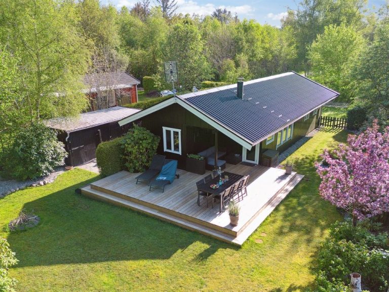 "Kenny" - 750m from the sea | Boeken bij Flickmyhouse