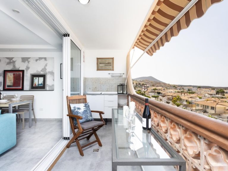 Royal Sunset Loggia | Boeken bij Flickmyhouse