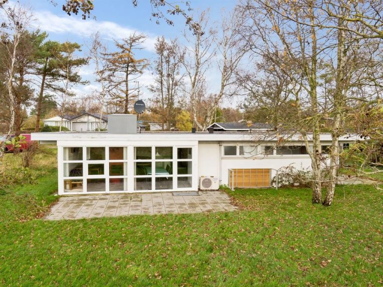 "Thara" - 100m from the sea | Boeken bij Flickmyhouse