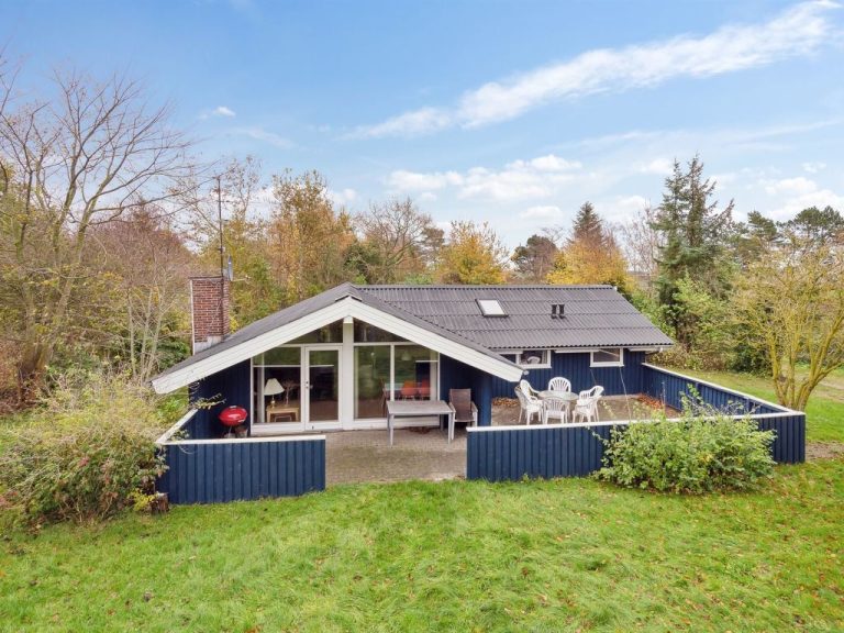 "Alrun" - 150m from the sea | Boeken bij Flickmyhouse