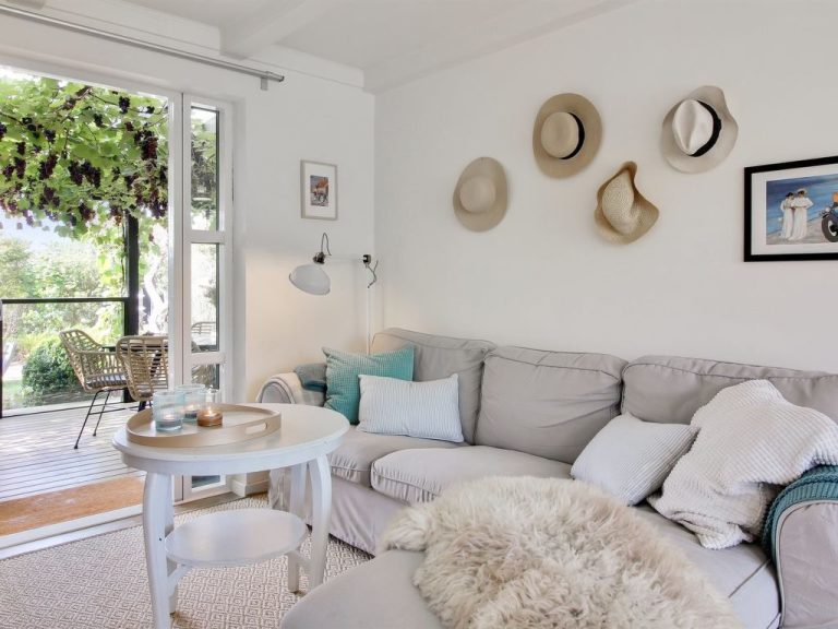 "Thorgny" - 900m from the sea | Boeken bij Flickmyhouse