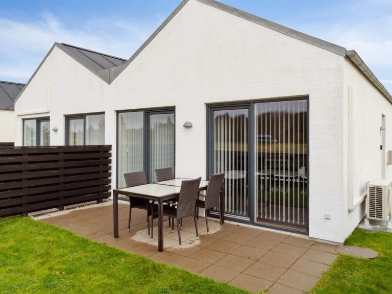 "Helemine" - 400m from the sea | Boeken bij Flickmyhouse