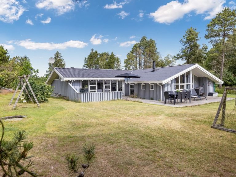 "Tabithe" - 500m from the sea | Boeken bij Flickmyhouse