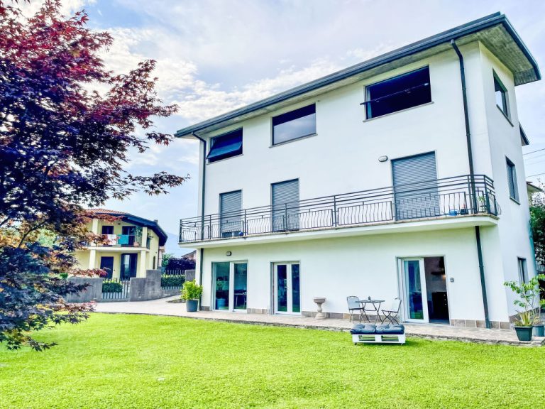 DaNina | Boeken bij Flickmyhouse