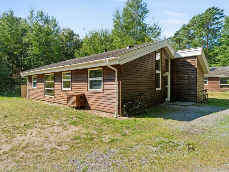 "Emmie" - 1.2km from the sea | Boeken bij Flickmyhouse