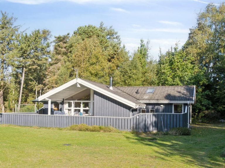 "Tyyne" - 250m from the sea | Boeken bij Flickmyhouse