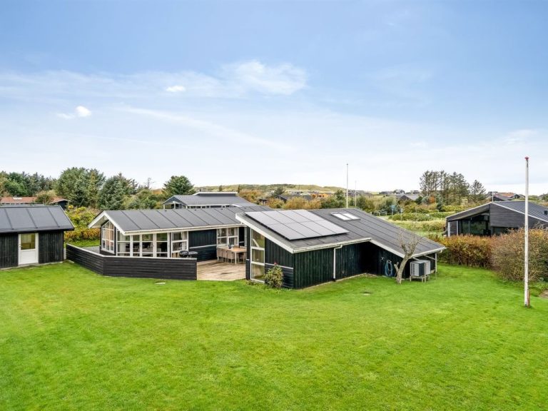 "Dagmar" - 500m from the sea | Boeken bij Flickmyhouse