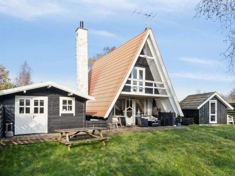 "Edgar" - 300m from the sea | Boeken bij Flickmyhouse