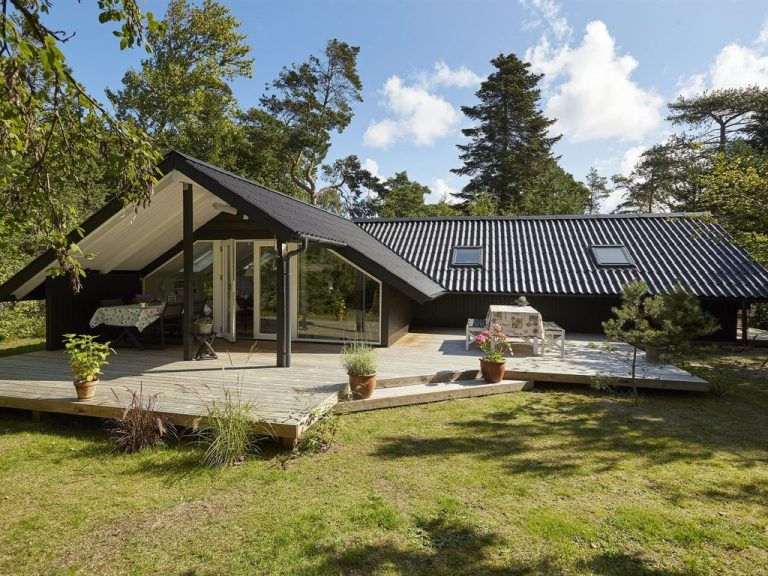 "Andy" - 150m from the sea | Boeken bij Flickmyhouse