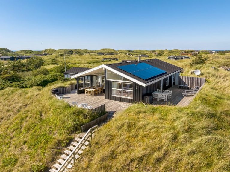 "Naema" - 400m from the sea | Boeken bij Flickmyhouse