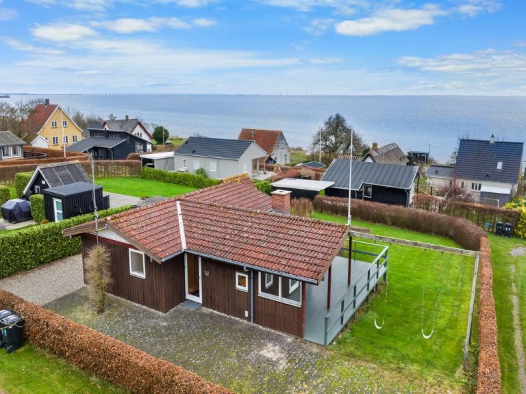 "Slava" - 75m from the sea | Boeken bij Flickmyhouse