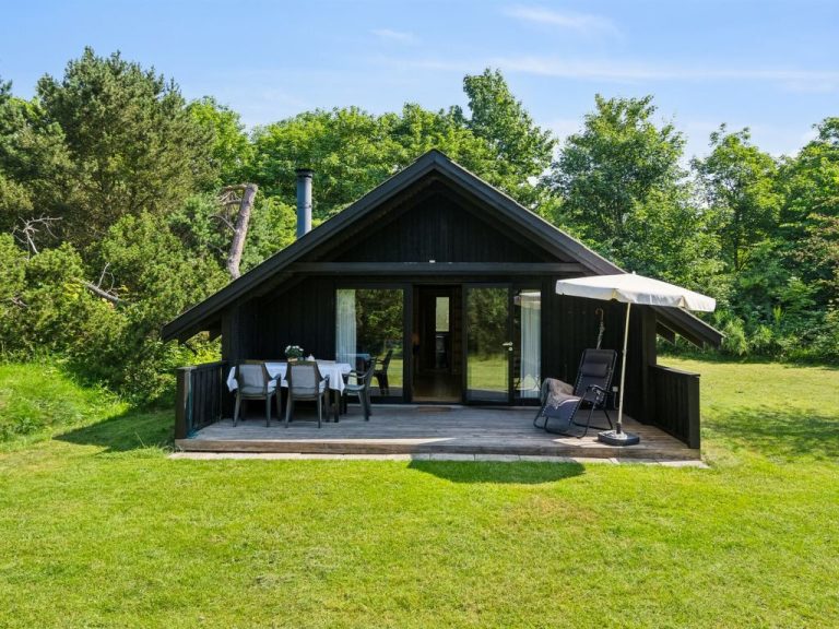 "Urban" - 140m from the sea | Boeken bij Flickmyhouse