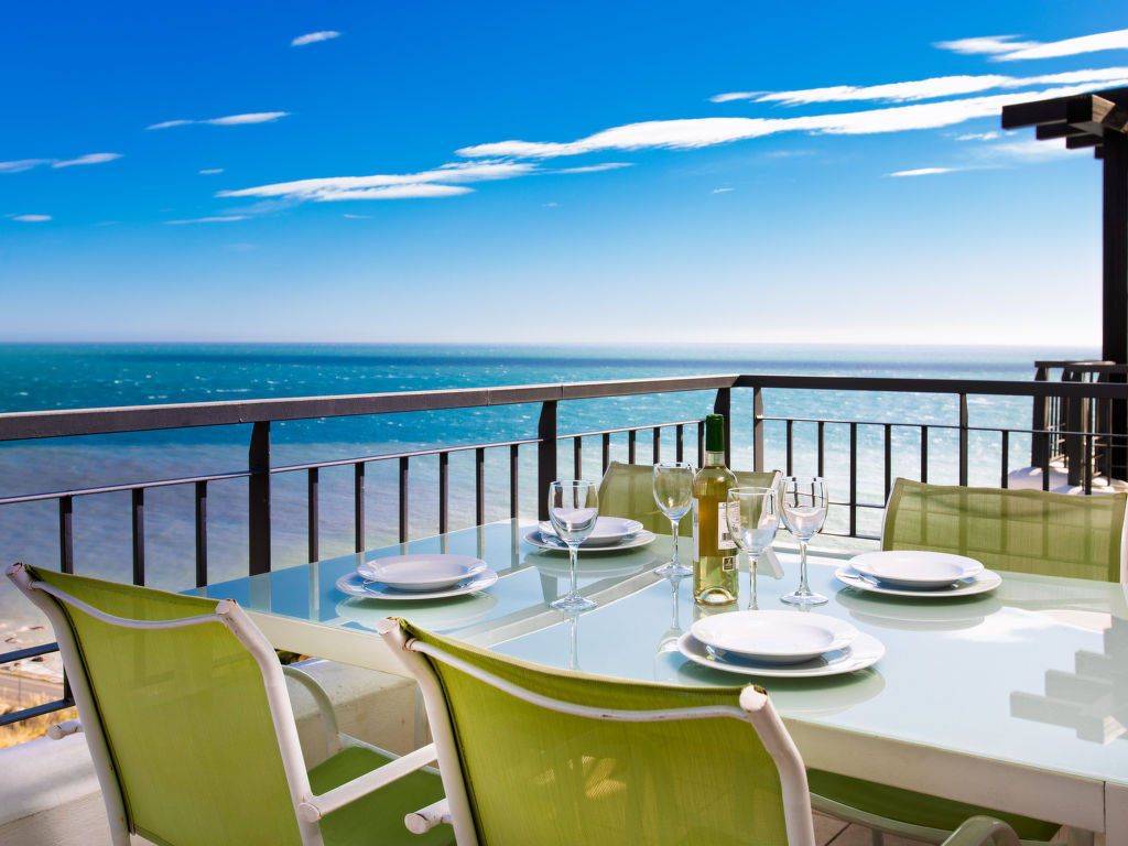 Lateral View | Boeken bij Flickmyhouse