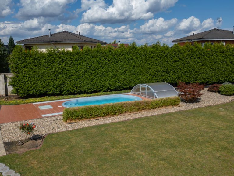 Libonovska Pool | Boeken bij Flickmyhouse