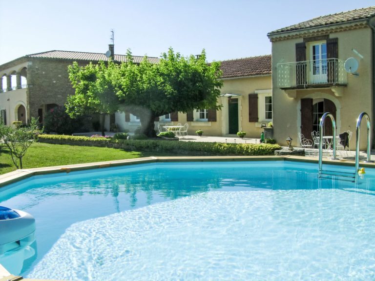 Le Gîte de Saint Sauveur | Boeken bij Flickmyhouse