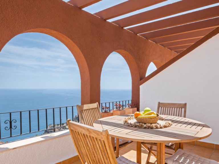 Panoramic Views | Boeken bij Flickmyhouse