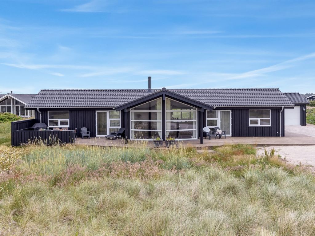 "Lennart" - 300m from the sea | Boeken bij Flickmyhouse