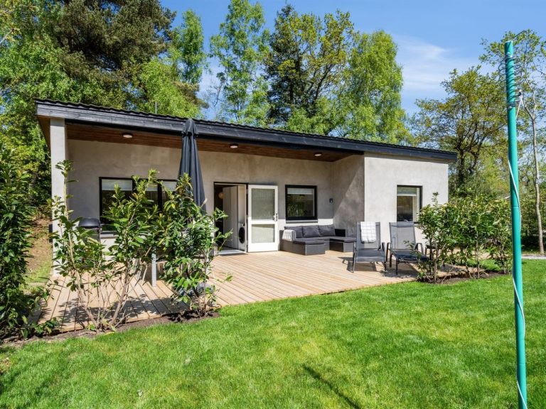 "Roze" - 450m from the sea | Boeken bij Flickmyhouse