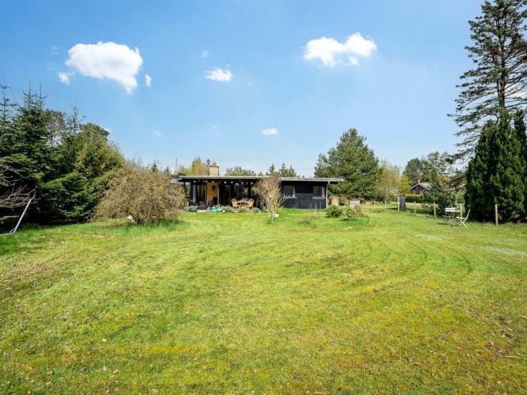 "Elionora" - 900m from the sea | Boeken bij Flickmyhouse