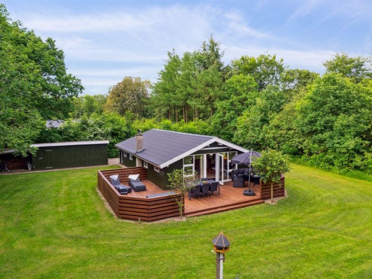 "Zaharinka" - 30km from the sea | Boeken bij Flickmyhouse