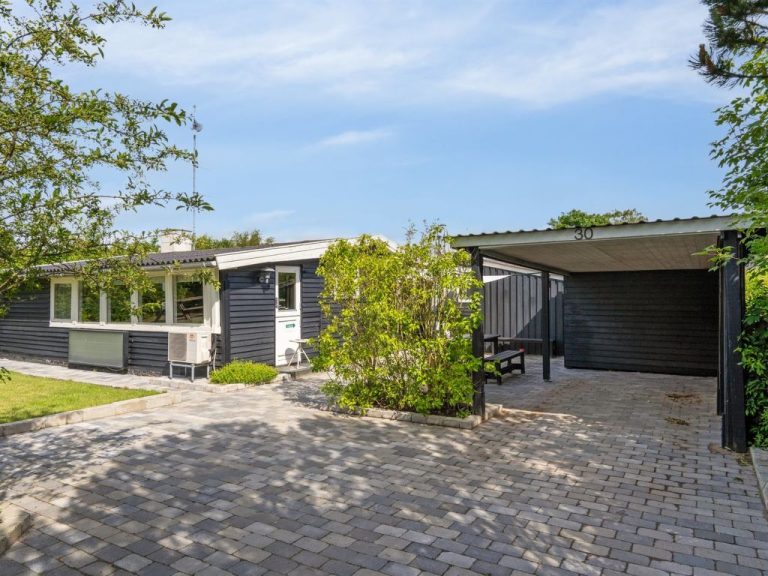 "Antonie" - 700m from the sea | Boeken bij Flickmyhouse