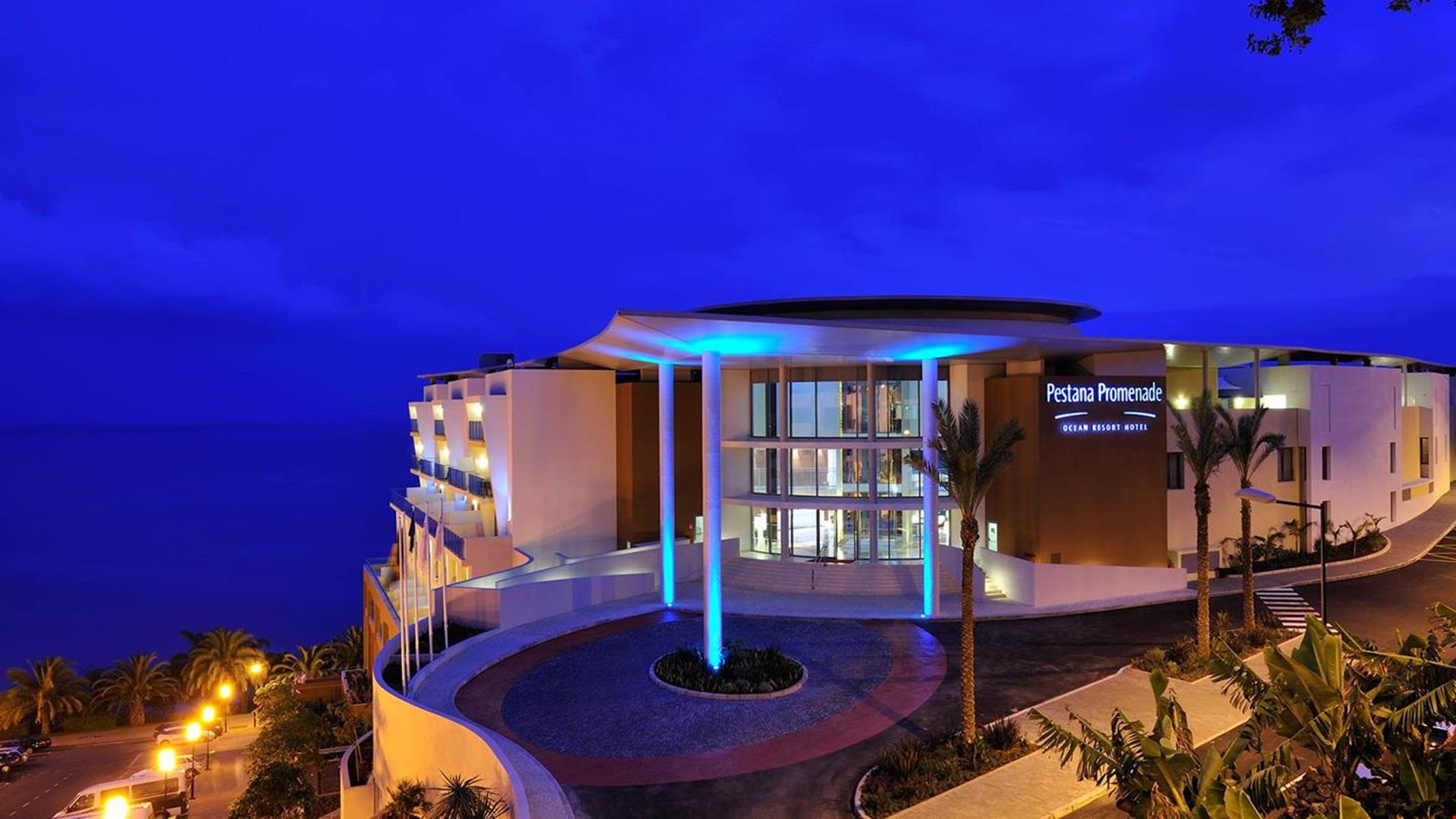 LiggingDit hotel bevindt zich in Funchal op loopafstand van het strand