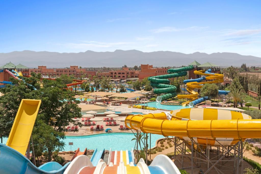 LiggingDit resort ligt op ongeveer 18-20 km van het centrum van Marrakech en de luchthaven