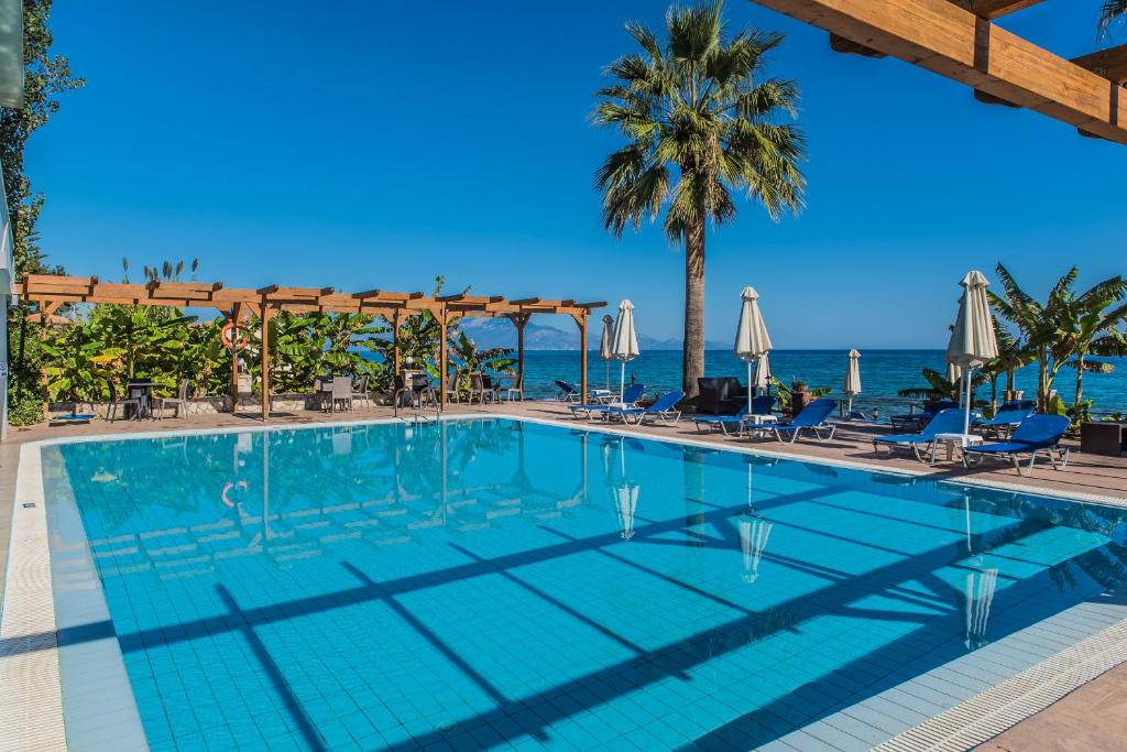 LiggingBelussi Beach ligt direct aan de Ionische Zee in Kipseli