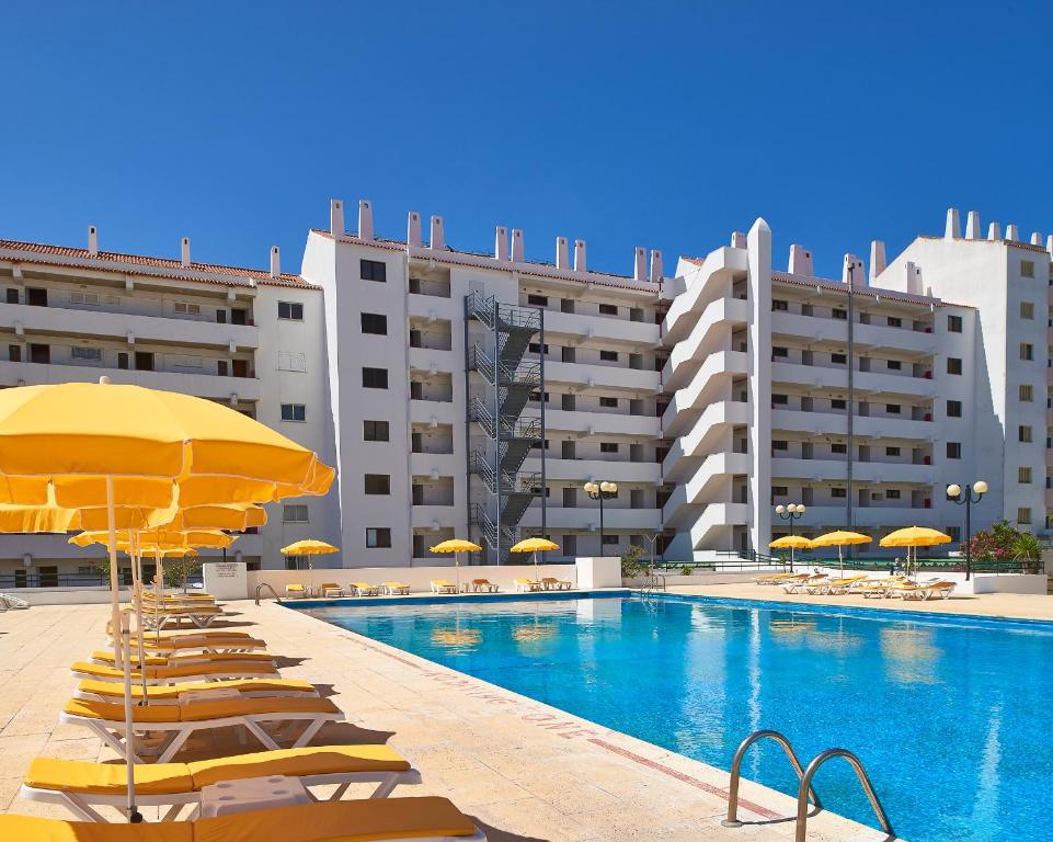 LiggingHet appartementenhotel bevindt zich in Albufeira