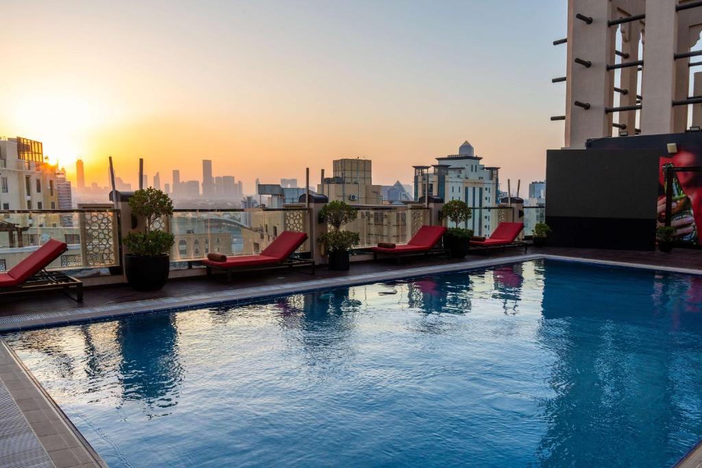 LiggingDoubleTree by Hilton Dubai Al Jadaf is een stijlvol 4-sterrenhotel