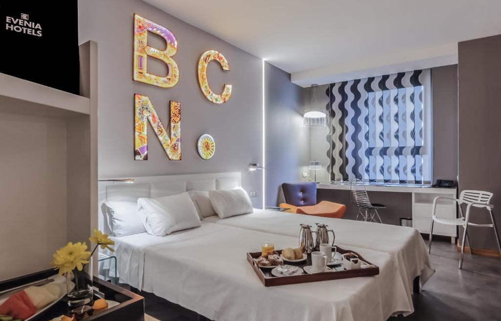LiggingDit luxe-hotel bevindt zich op slechts enkele minuten loopafstand van het stadscentrum. In de omgeving zijn verschillende bars en restaurants. Het openbaar vervoer bevindt zich eveneens op loopafstand (circa 100m). HotelfaciliteitenHet hotel biedt op 9 verdiepingen 94 tweepersoonskamers die met een lift bereikbaar zijn. Meertalig personeel achter de 24-uurs receptie in de ontvangstruimte is graag bij alle vragen behulpzaam. Tot de faciliteiten van het hotel behoren een bagagedepot en een kluis. In de openbare ruimtes is Wi-Fi verkrijgbaar. De tourdesk biedt ondersteuning bij het boeken van excursies. Het verblijf beschikt over meerdere voor gehandicapten toegankelijke vrijetijdsbestedingen. Rolstoelvriendelijke faciliteiten zijn beschikbaar. Een supermarkt en andere winkels zijn voorhanden om heerlijk te winkelen of te flaneren. Op het terrein van het hotel bevinden zich een mooie tuin en een fraaie speelplaats. Tot de overige voorzieningen van het hotel behoren een tv-ruimte en een speelkamer. De gasten die met de auto komen