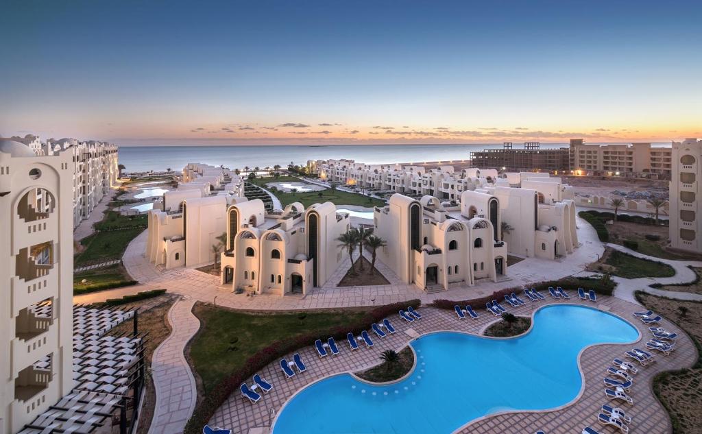 LiggingGravity Hotel & Aqua Park Sahl Hasheesh bevindt zich aan de kust van Sahl Hasheesh