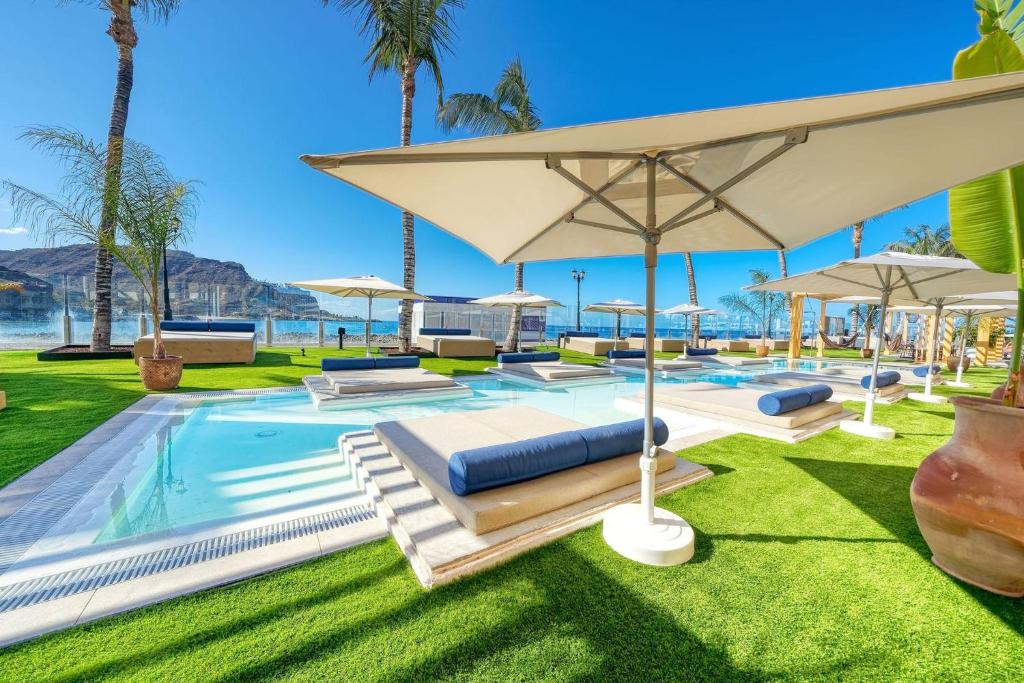 Adults Only (18+)LiggingH10 Costa Mogán is een volwassen (18+) hotel op Gran Canaria