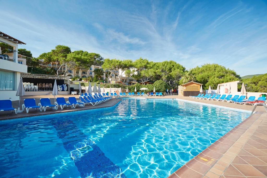 LiggingDit hotel bevindt zich in Es Figueral