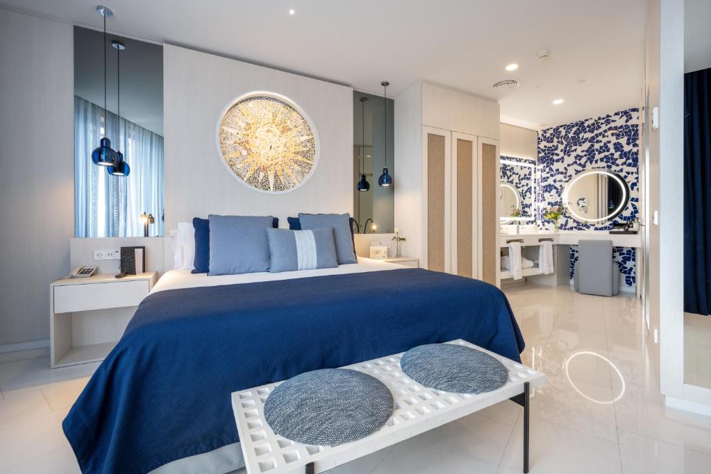 LiggingHet hotel is gelegen in L' Hospitalet